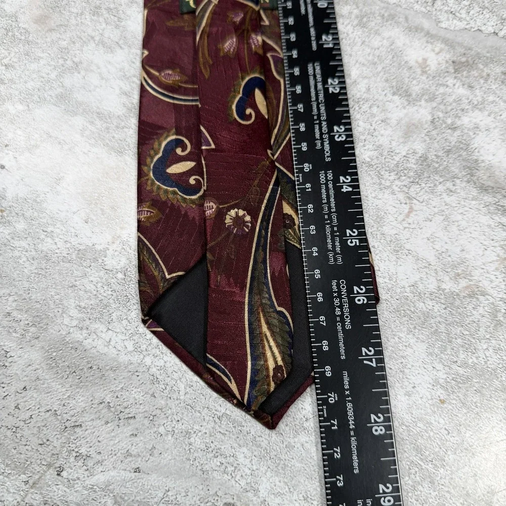 Hamilton Collection Silk Tie Mens OS‎ Red Paisley Made In USA Necktie Vintage